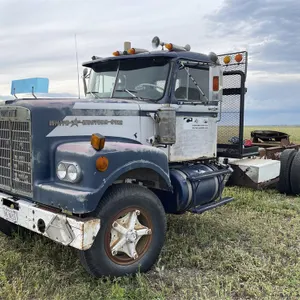 1974 WHITE WESTERN STAR Semi, 1,392,274 Miles, Cummins Engine, - SEE NOTE!