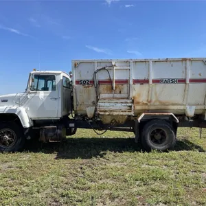1989 FORD L8000 Truck w/ Harsh 502 Feed Mixer, Automatic, UNTESTED Scale Monitor