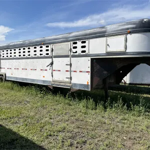 1986 TRIGGS 34' T/A Dually Gooseneck 5th Wheel Style Stock Trailer, (2) Dividers