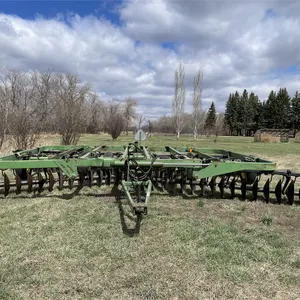 1988 JOHN DEERE 235 Tandem 26' Disc, 9” Spacing, 21” Smooth Front & Rear Blades