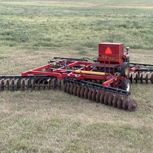 KELLO-BILT Series 225W Disc w/ Gandy 5812 Applicator, 28 Ft., 10.5” Spacing
