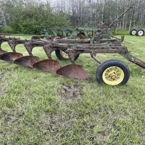 JOHN DEERE 5 Bottom Plow, 7.00-18 Tires