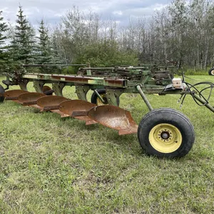 JOHN DEERE 3100 5 Bottom Plow, 11L-15SL Tires