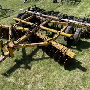 EZEE-ON t/a 16 Ft. Disc w/ Mounted 4 Bar Harrows, 9” Spacing, 19” Smooth Blades