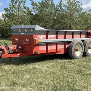 2012 MASSEY FERGUSON SP3724 T/A Manure Spreader, 1000 PTO., Poly Floor