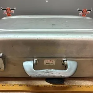 Locking Aluminum Briefcase w/Key 18"W x 14"L