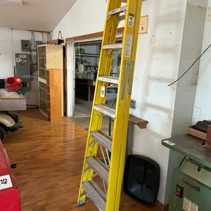 STANLEY 8FT FIBREGLASS STEP LADDER
