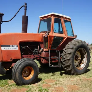 Allis Chalmers A-C 7040 Tractor