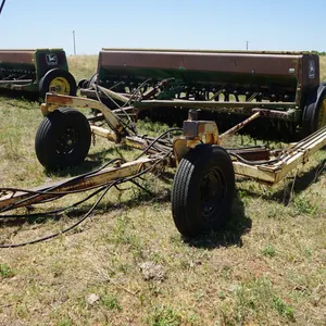 13' John Deere 8350 Drill with Dual Drill  Hitch 039907