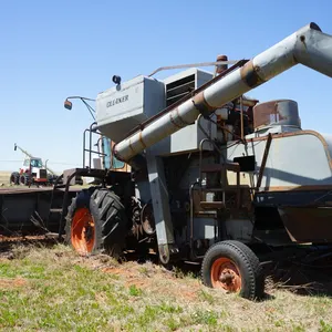 Allis Chalmers Gleaner G Combine with 20' Header
