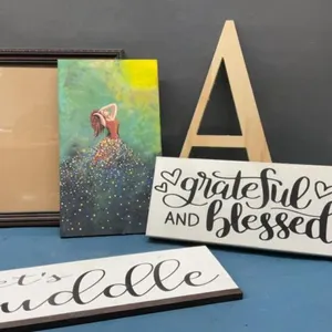 5 PIECES OF WALL DECOR