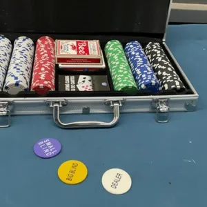 POKER CHIPS IN CASE
