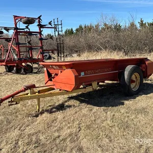 New Holland 328 11 ft Dry Spinner S/A Manure Spreader