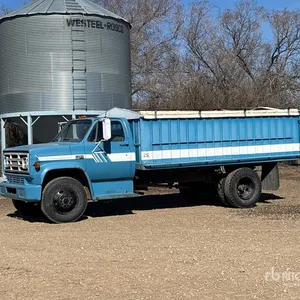 1975 GMC 6000 4x2 Grain Truck