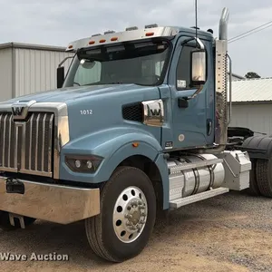 2022 Western Star 49X semi truck