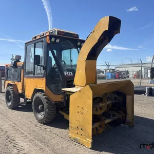 2015 Trackless MT6 Sidewalk Tractor w/ Snow Blower
 UNRESERVED