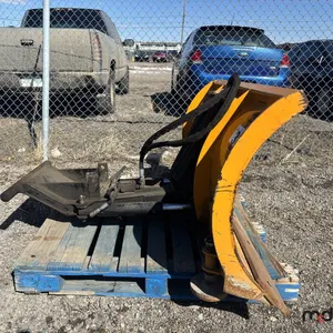 Trackless A5 5' Blade Attachment
 UNRESERVED