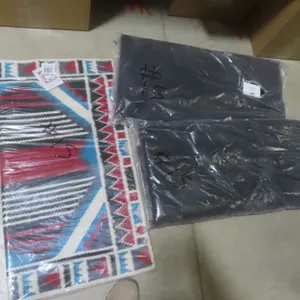 2 Fleece Pad 30 x 30 and Blanket
