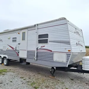 35' 2008 Zinger by Cross Roads Camper Trailer