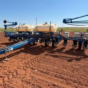 Kinze 3200 12 Row Planter