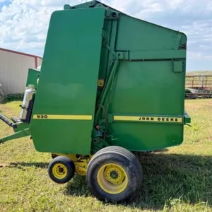 John Deere 530 Round Baler