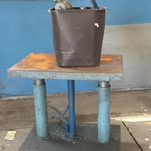 Hydraulic Table and Bucket with Parts 
- 30” x