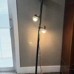 Vintage Floor Lamp - Turns on - Top light blown -