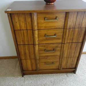 CHEST OF DRAWER