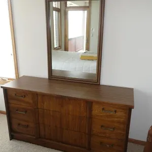 DRESSER