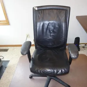 DESK CHAIR