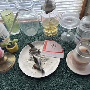 Oil lamp and knickknacks