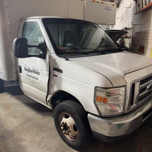 2010 Ford E-350 van