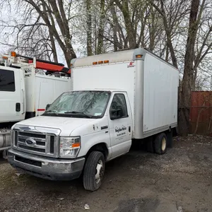 2013 Ford E-350 Super Duty Box Truck With Liftgate