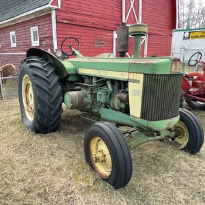 JD 820 2WD TRACTOR