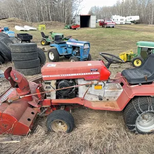 MF 16 HYDRA SPEED RIDING LAWN TRACTOR - CONDITION UNKNOWN
