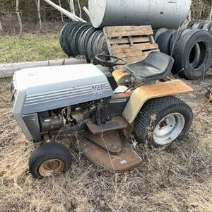 WHITE GT 1650 RIDING LAWN TRACTOR - CONDITION UNKNOWN