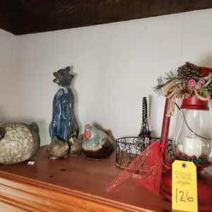Misc. D cor - Chickens, Lantern & Misc.