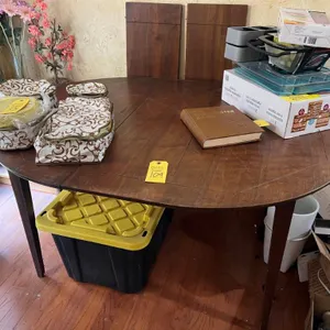 Dining Table with 2 Leaves