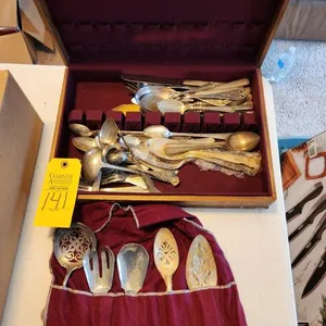 WM Rogers Silverware Set