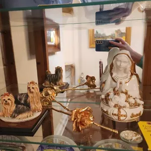 Giuseppe Armani Yorkie, Ava Maria Music Box, Gold Roses