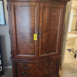 Thomasville "British Gentry" Door Chest
