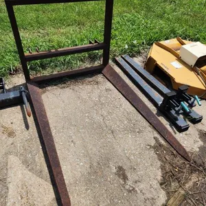 2 Prong Hay Bale Spear/Pallet Forks