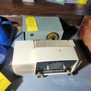 2 Vintage Radios- RCA Victor & General Electric Radios
