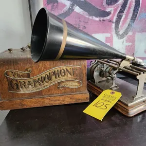 The Graphophone Type Q by Columbia Phonograph