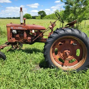 200 McCormick Farmall Tractor- Narrow Front
