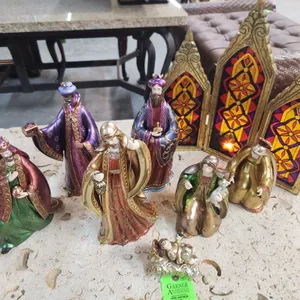 Vintage Rare Bombay Company 8 Piece Nativity Set w/ Stained Glass Backdrop
