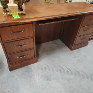 Executive Furniture Inc. Wooden Desk