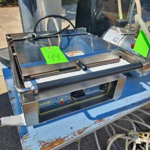 Equipex Single Commercial Panini Press w/ Cast Iron Plates