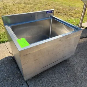 L & J Equipment Stainless Steel Underbar Ice Bin - No Legs