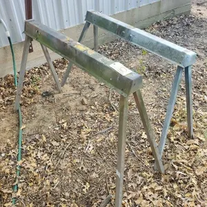 2 Saw Horses